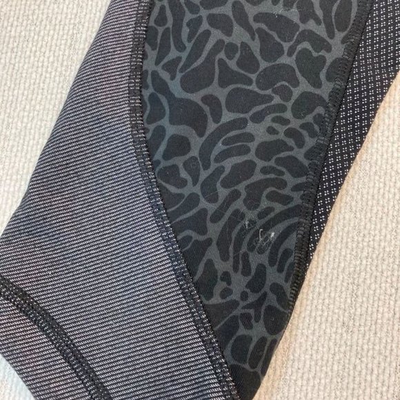 LULULEMON Wunder Under Crop *Sashiko- Luon. Cropped leggings. Size 4 - Picture 2 of 7